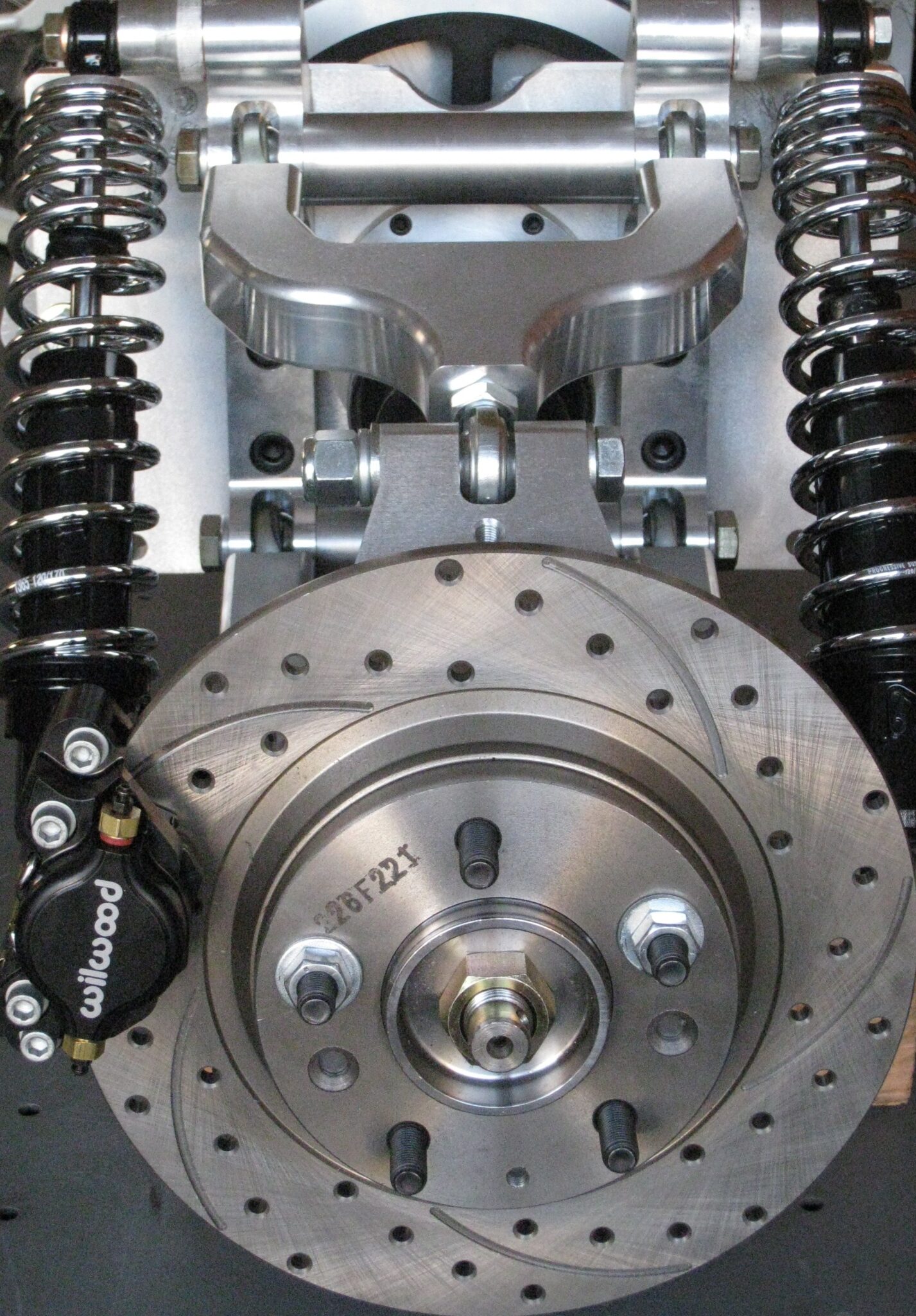 A close up of the front part of an engine
